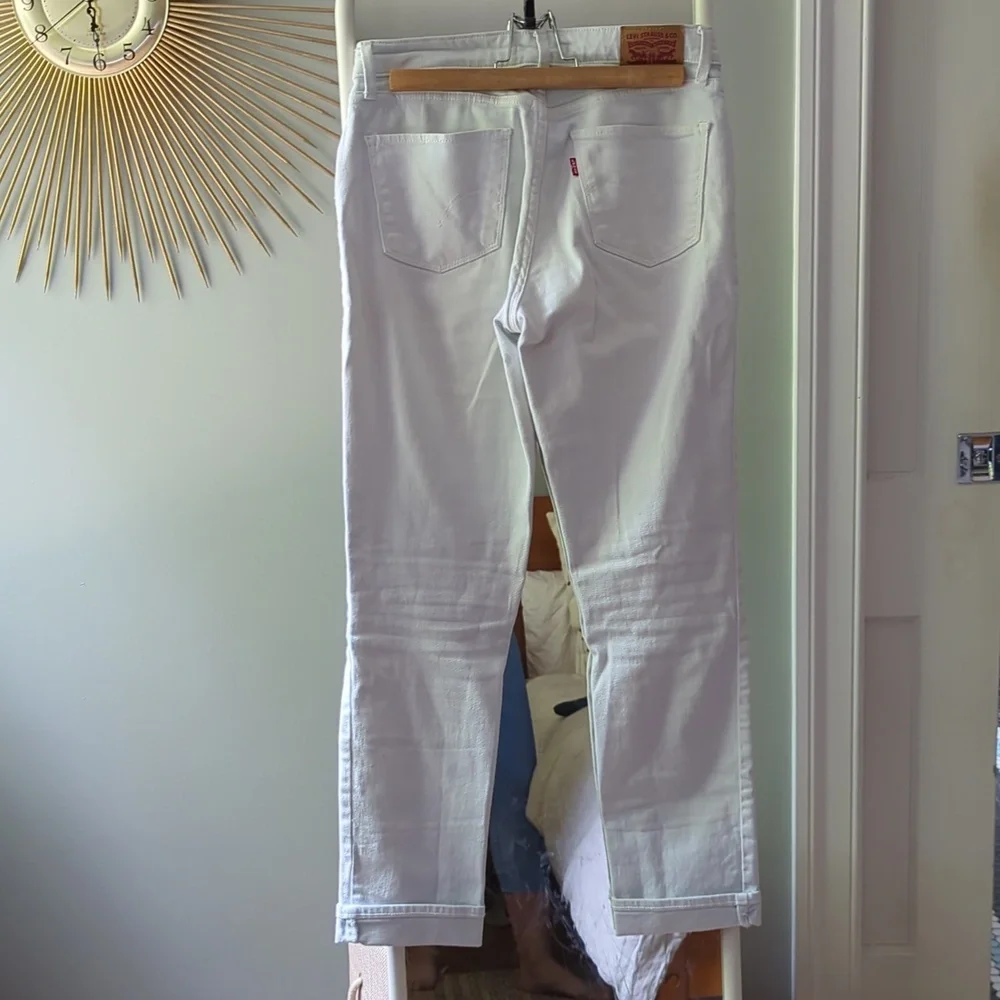 Levi's Classic Mid Rise Skinny White Jeans - Picture 6 of 6